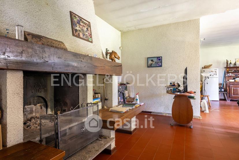 Villa in Viale Europa 16