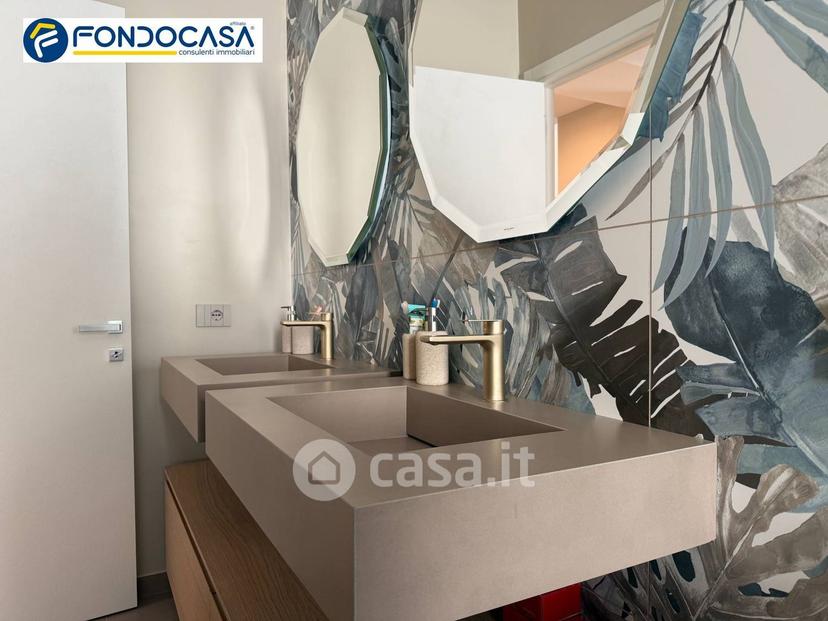 Quadrilocale in Via dei Conradi 6 — foto 11 di 30