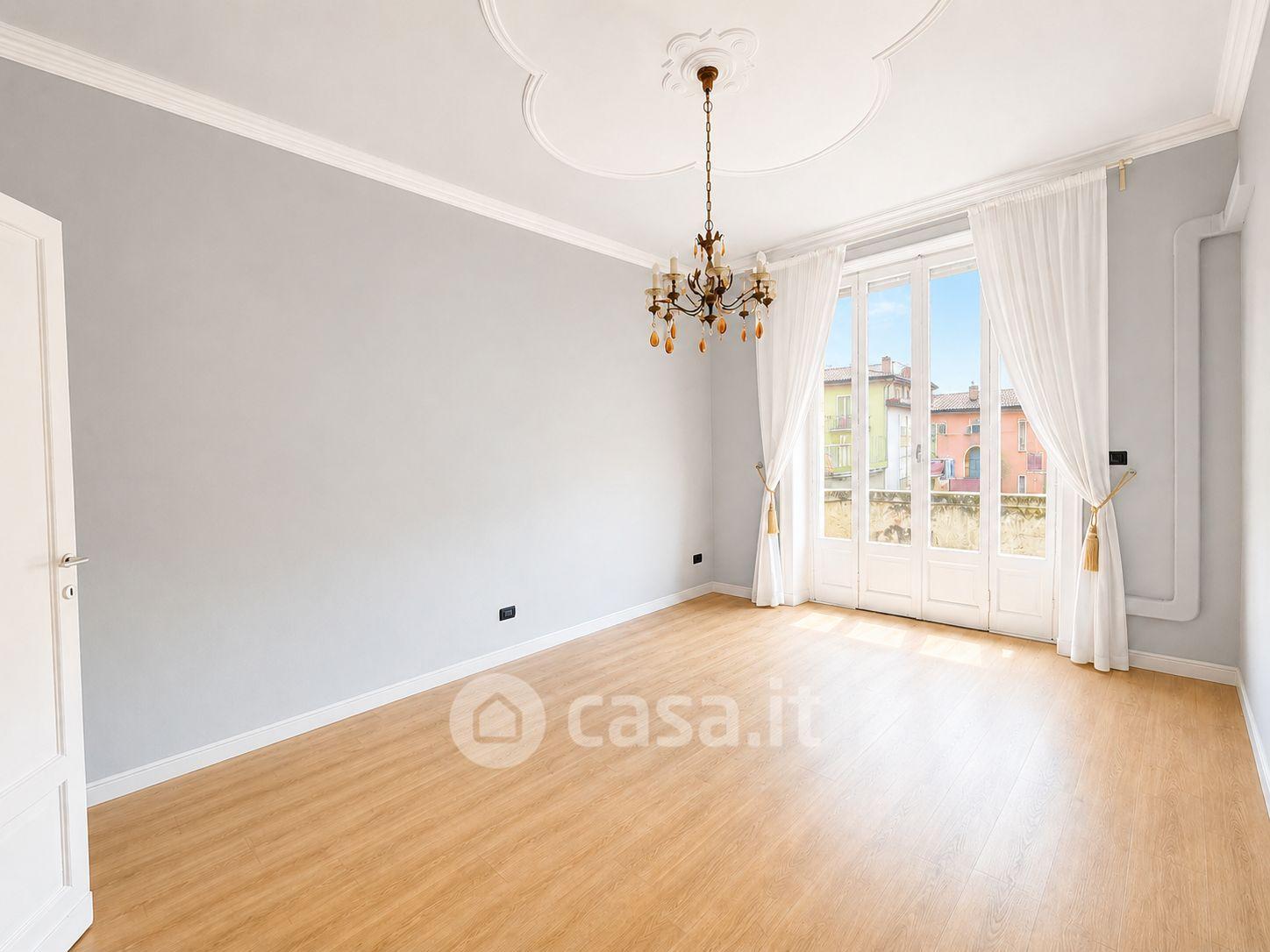 Bilocale in Viale Regina Giovanna 38