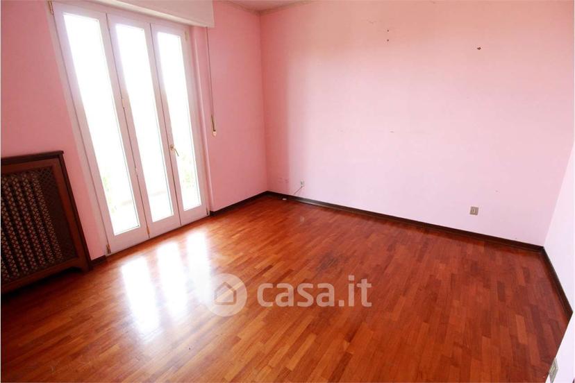 Quadrilocale in Via Fara 31 — foto 18 di 39