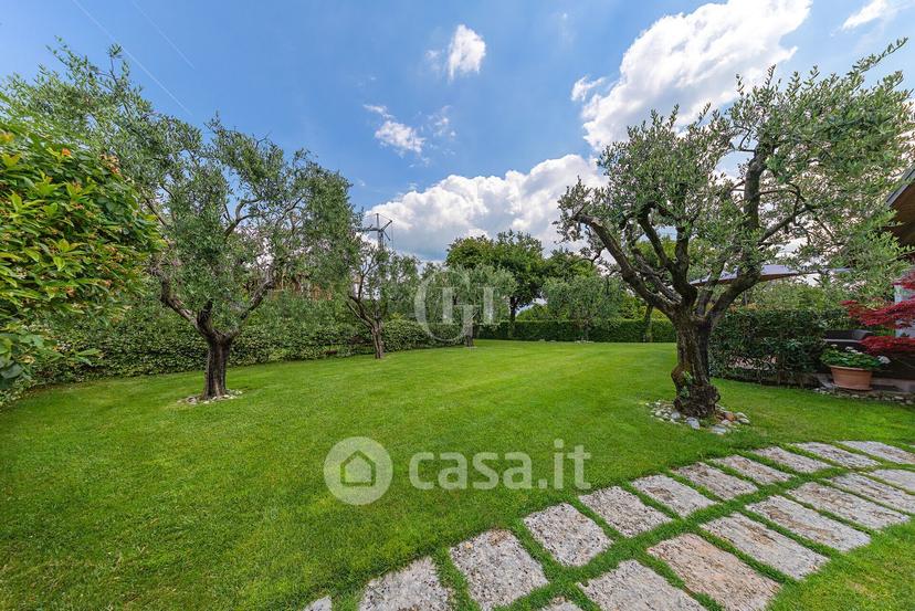 Villa in Via Sirmione 1 — foto 11 di 33