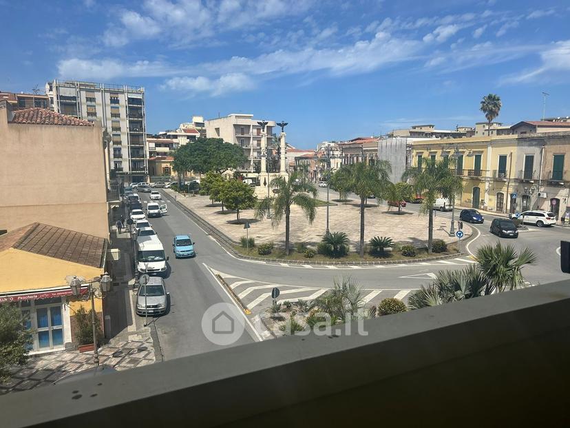 Stanza in Piazza Roma — foto 13 di 23