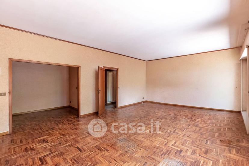 Appartamento in Largo Temistocle Solera
