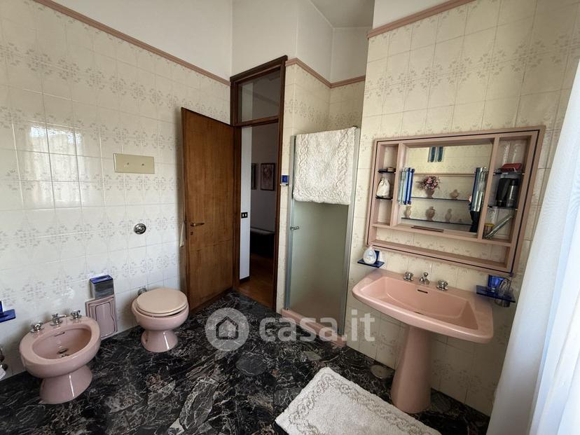 Villa in Via A. Mantegna — foto 32 di 47