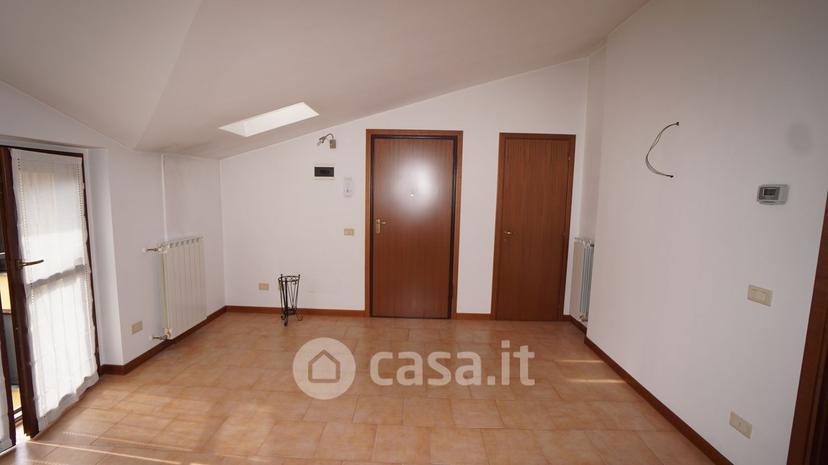 Trilocale in Via Cernaia 34 — foto 2 di 16