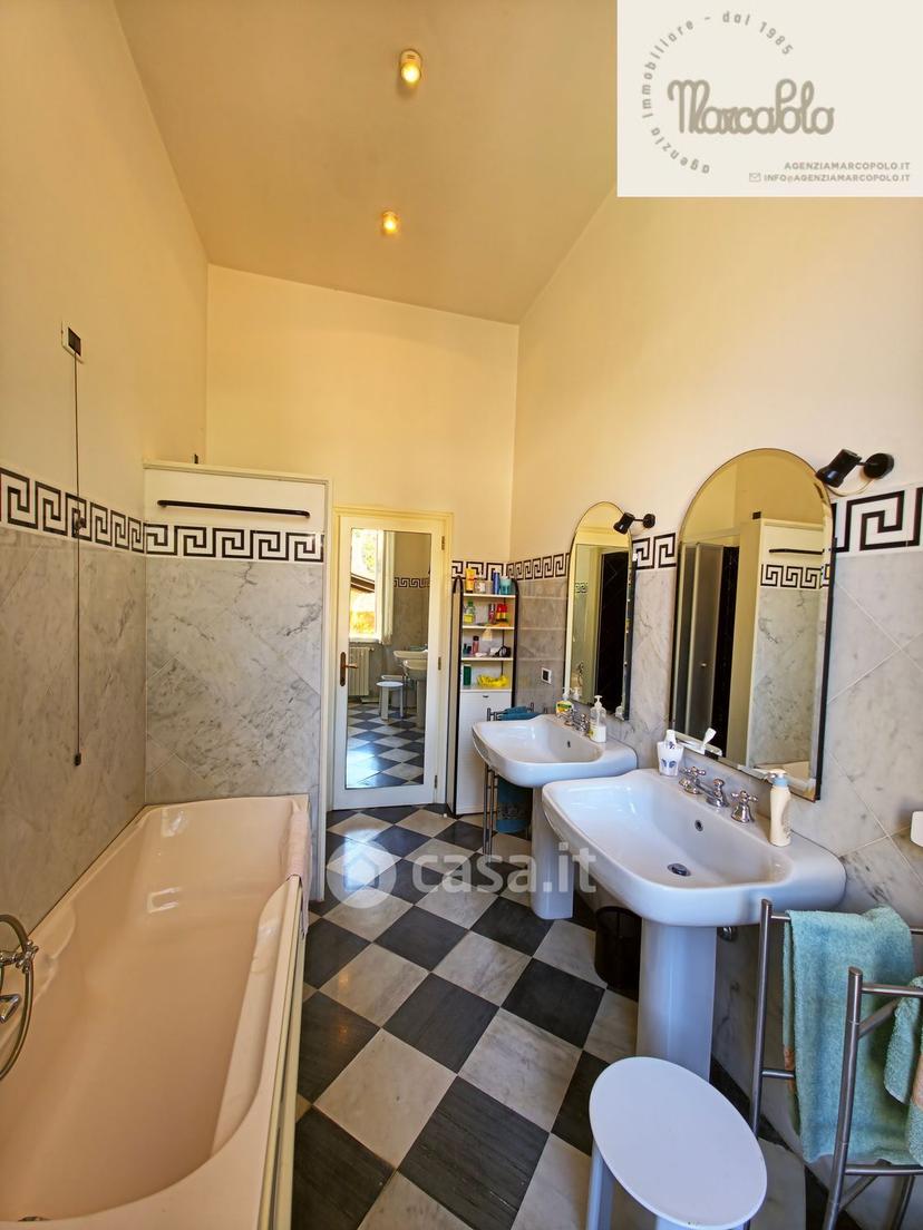 Villa in Via C. Cavour 1 — foto 11 di 30
