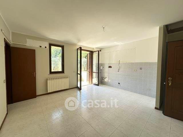 Trilocale in Via F. Petrarca 8 — foto 6 di 11