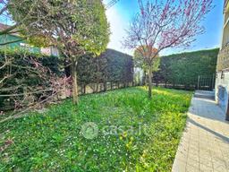 Quadrilocale in Via Flavio Gioia 25
