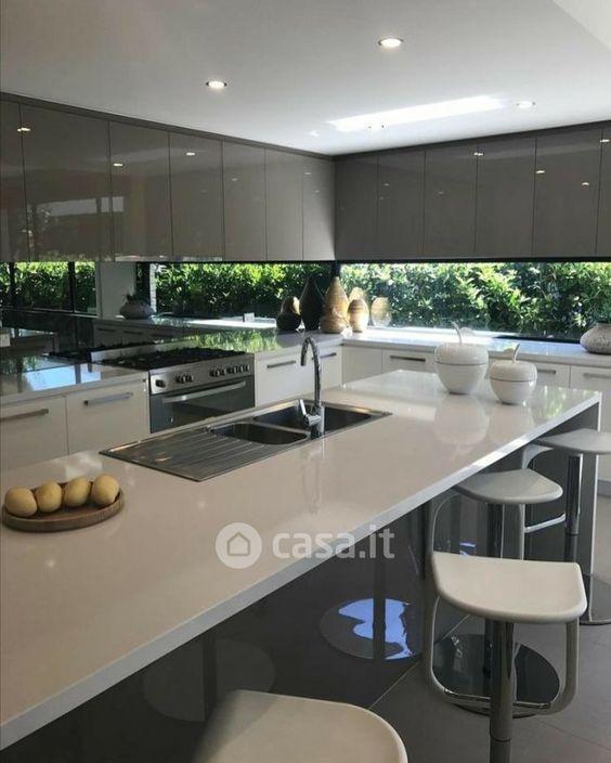 Villa in Via Pasteur — foto 27 di 34