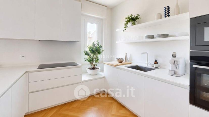 Quadrilocale in Via Ugo Foscolo 46 — foto 3 di 39