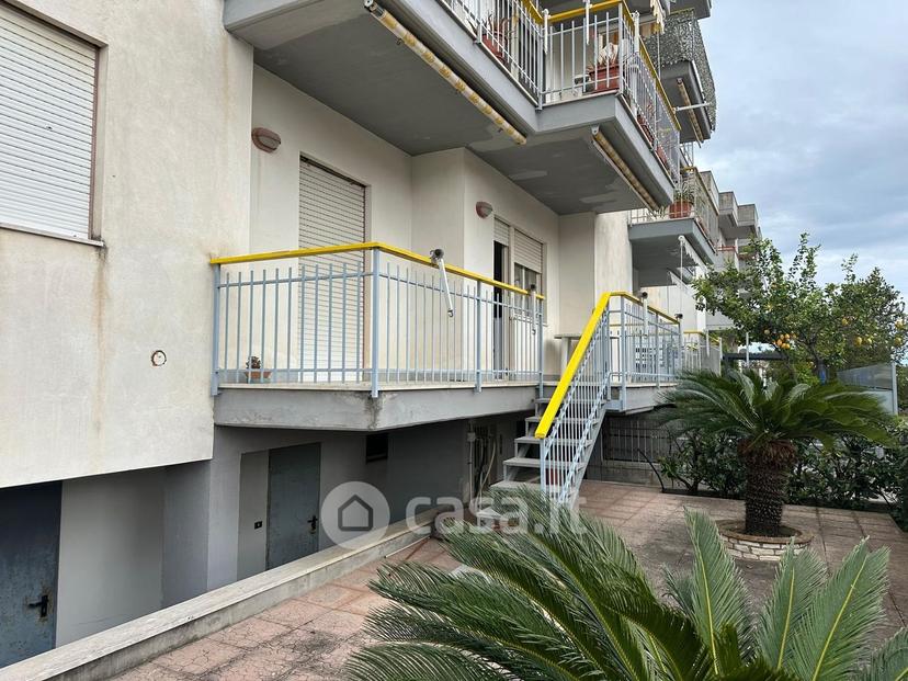 Quadrilocale in Via della Scafa 5 — foto 3 di 22