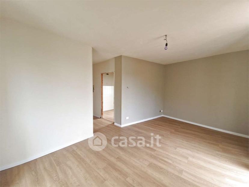 Trilocale in Via IV Novembre 50 — foto 7 di 38