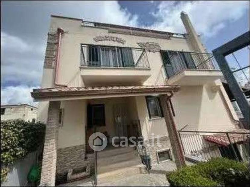 Villa in Via Lanzillotti — foto 17 di 33