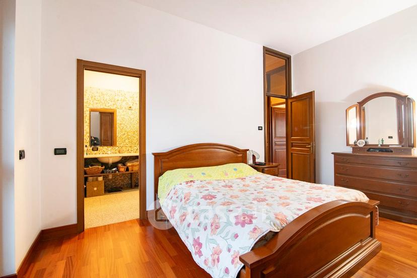 Villa in Via dei Mille — foto 30 di 50