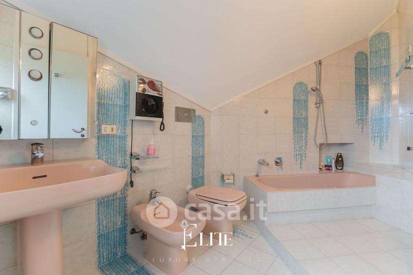 Villa in Via Luigi Cadorna 1800 — foto 36 di 42