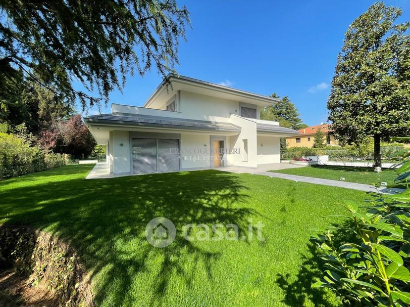 Villa in Via Alcide de Gasperi — foto 5 di 29