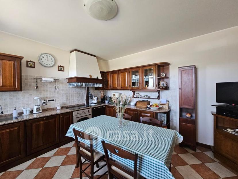 Villa in Via Martiri della Libertà — foto 17 di 19