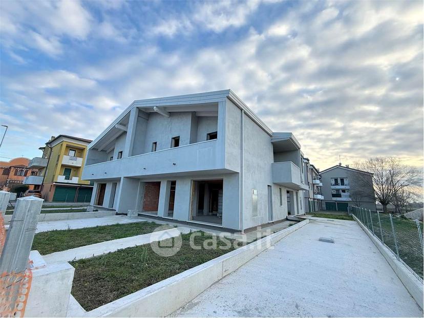 Villa in Via G. Gozzi 1 — foto 2 di 24