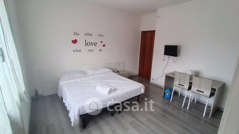 Stanza in Viale Istria 44 — foto 10 di 22