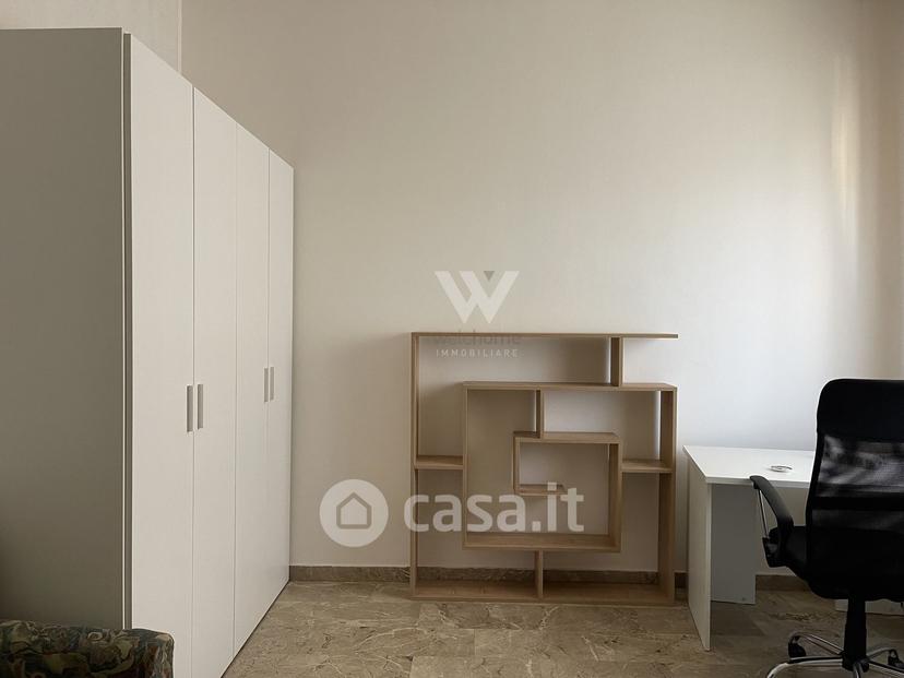 Stanza in Via Luigi d'Amato 17 — foto 9 di 21