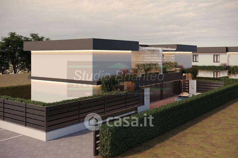Villa in Via Enrico Fermi — foto 2 di 4