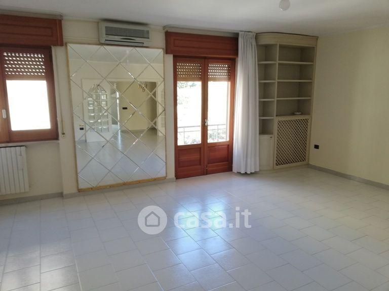 Trilocale in Via Pontinia 26