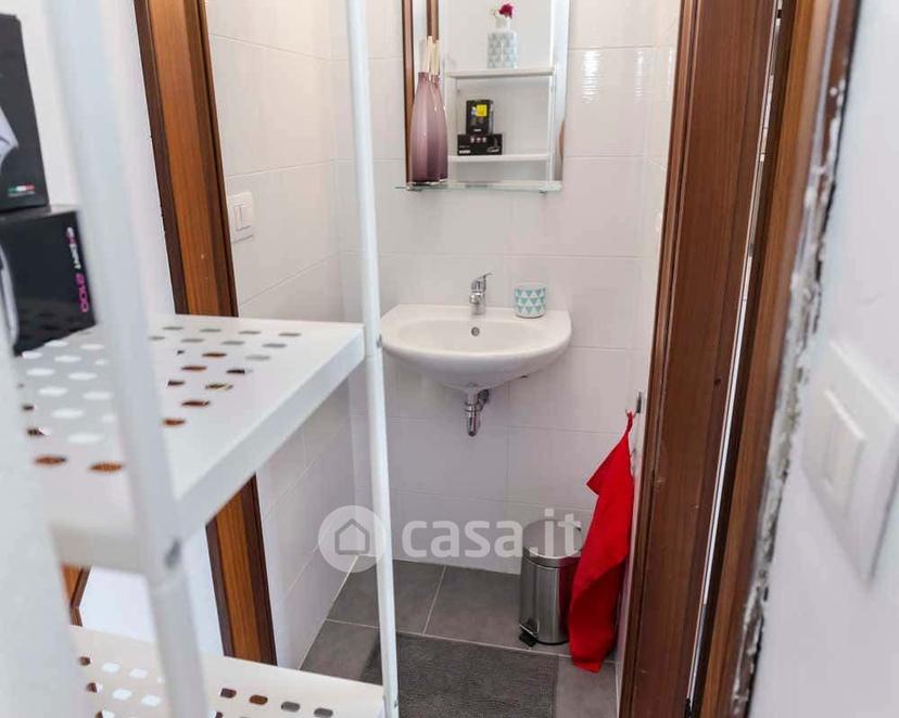 Stanza in Viale Giovanni Vicini 20 — foto 9 di 33