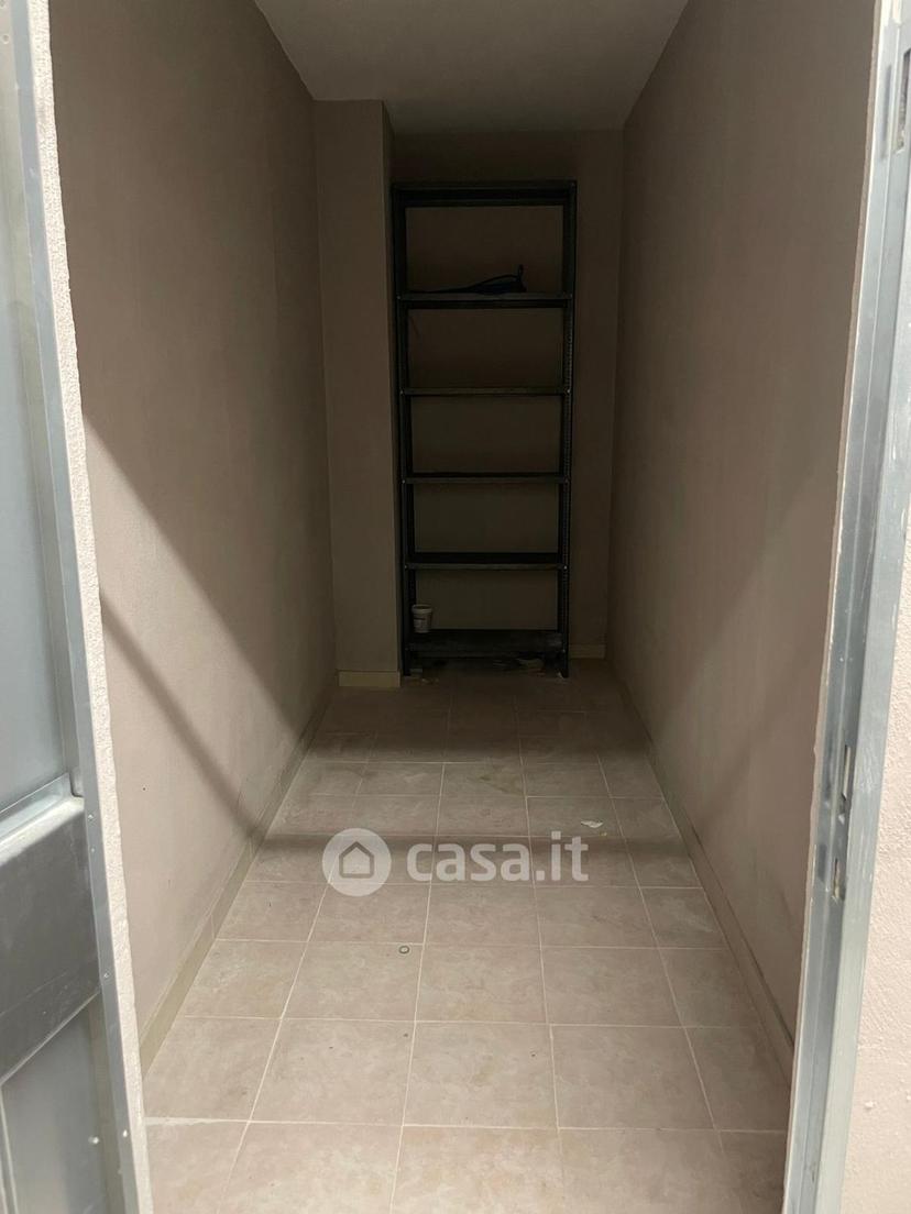 Trilocale in Via Ischia 42 — foto 4 di 25