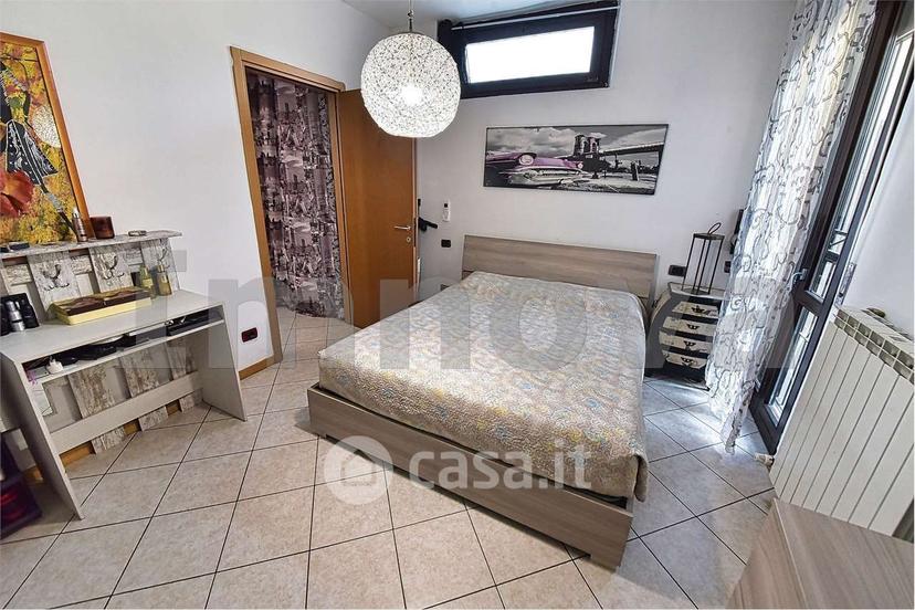 Bilocale in Via Padova 15 — foto 9 di 18