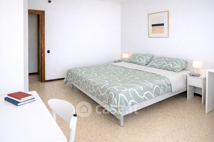 Stanza in Via Curtatone 3 — foto 7 di 9