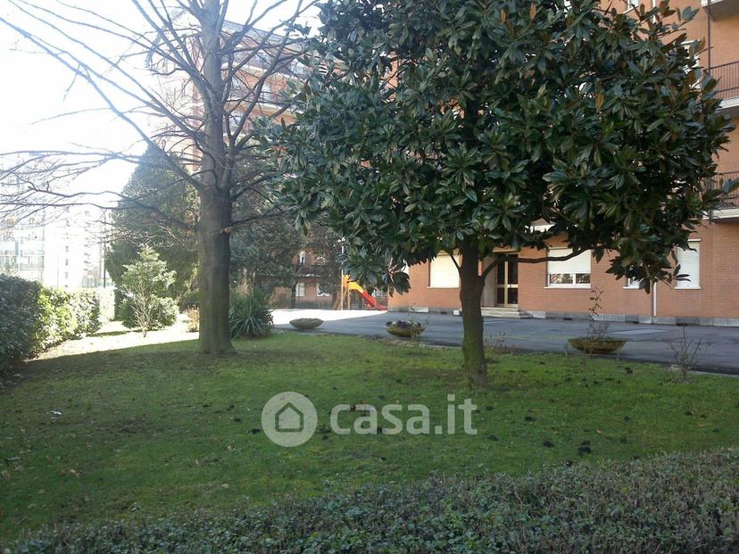 Stanza in Via Isernia — foto 9 di 19