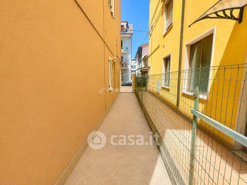 Quadrilocale in Via Ugo Foscolo 46 — foto 24 di 39