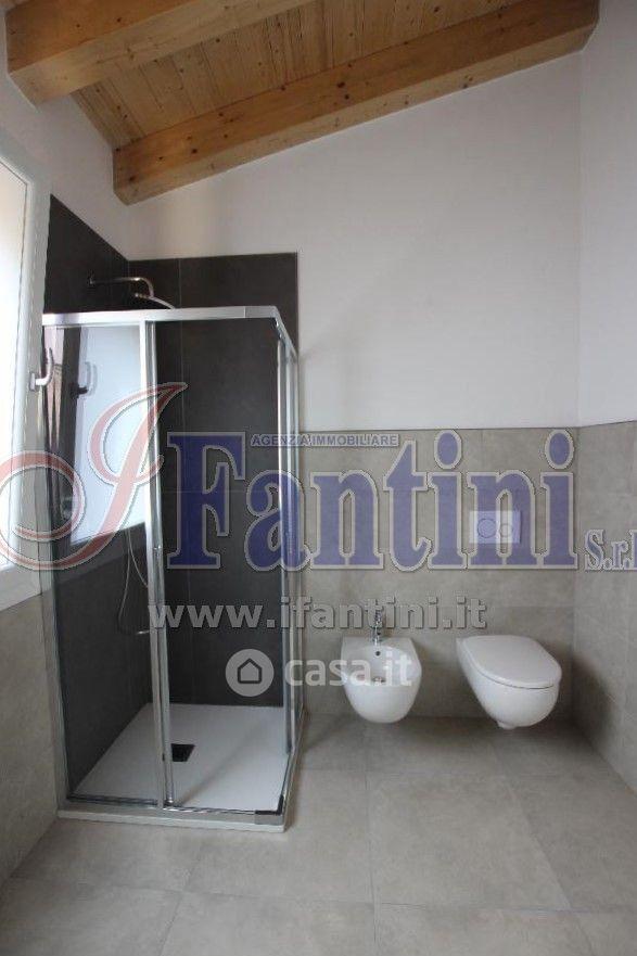 Trilocale in Via Ugo Bassi 62 — foto 20 di 21