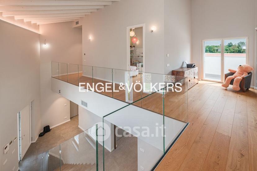 Villa in Via del Borgo 2 — foto 25 di 33