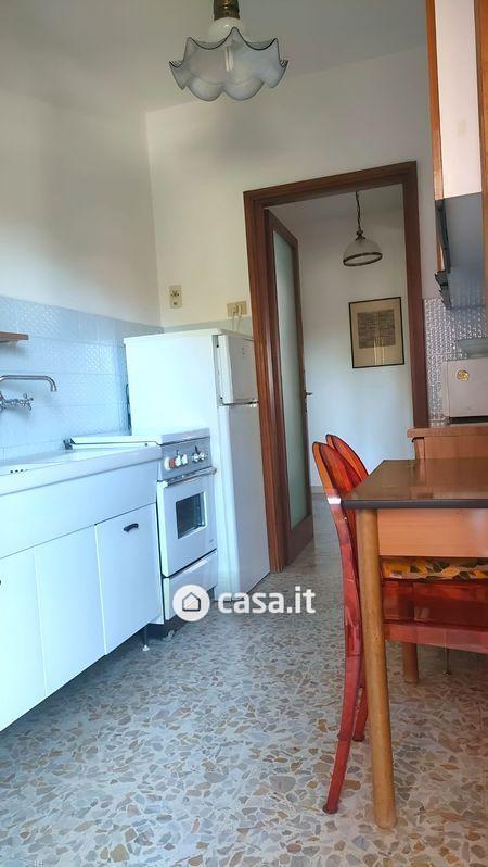 Stanza in Via Fratelli Rosselli 4 — foto 5 di 9