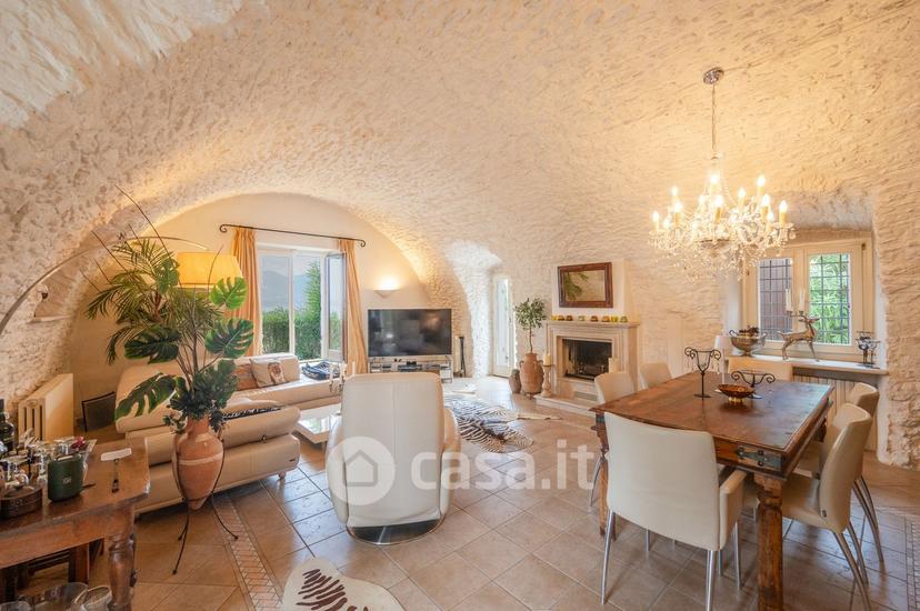 Quadrilocale in Viale Fratelli Lavanda 3 — foto 19 di 36