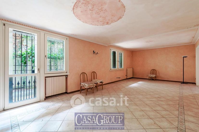 Villa in Via Enrico Fermi — foto 14 di 31
