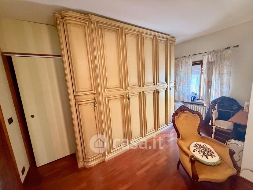 Villa in Via Giuseppe Parini 5 — foto 7 di 86