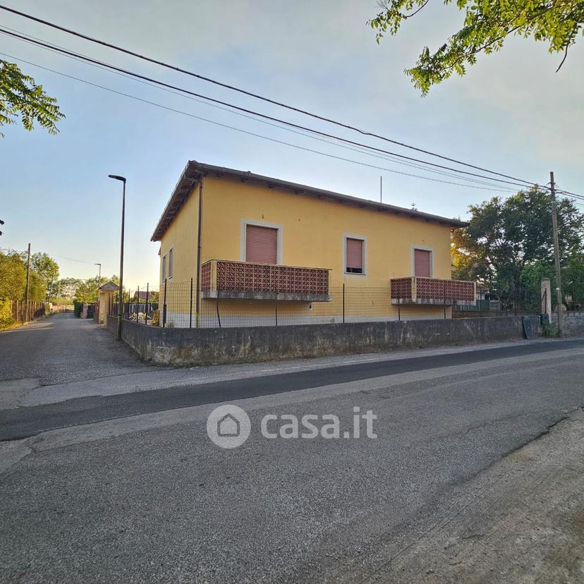 Villa in Via Fiume Lao 192