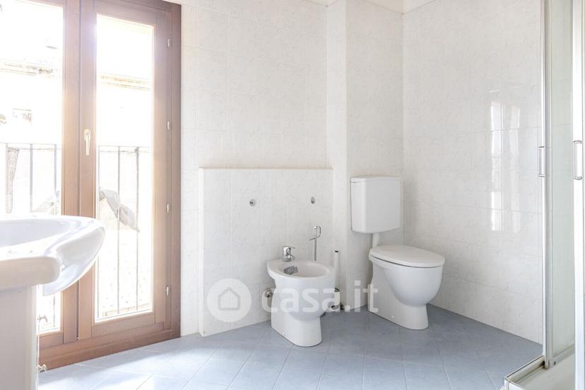 Trilocale in Via Bonvicini Adolfo 2 — foto 22 di 32