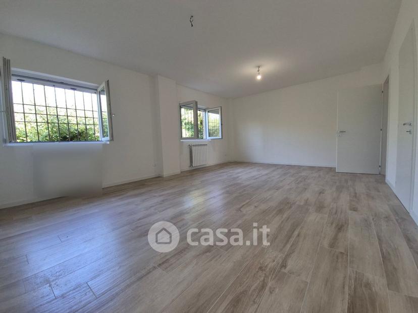 Villa in Via Bredazzane — foto 22 di 26