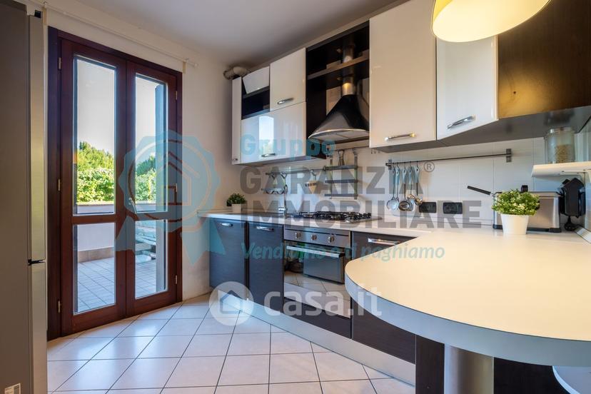 Trilocale in Via della Valle 34 — foto 10 di 36