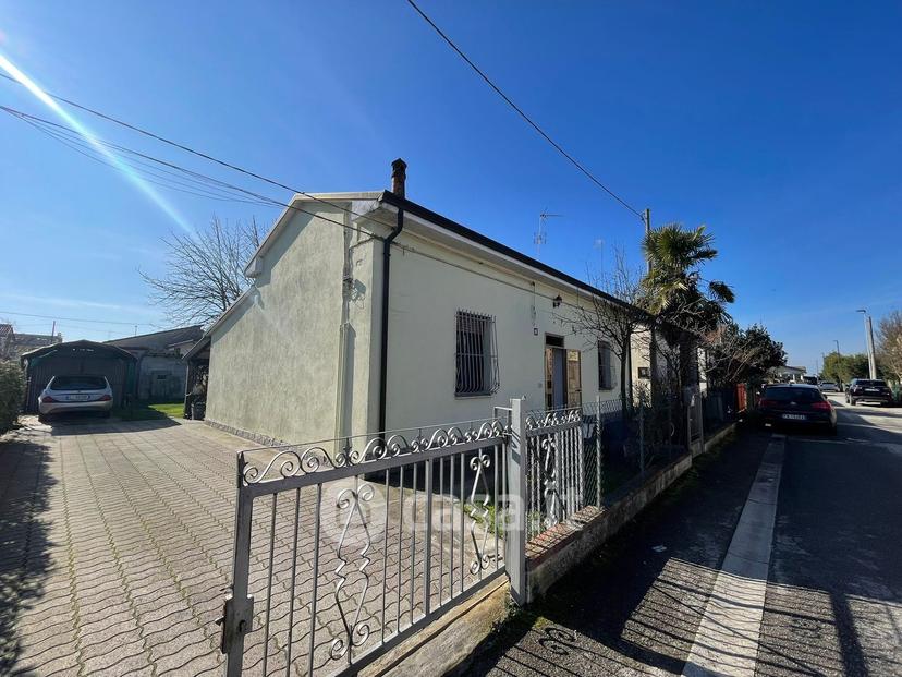 Casa indipendente in Via del Risorgimento 42 — foto 15 di 41