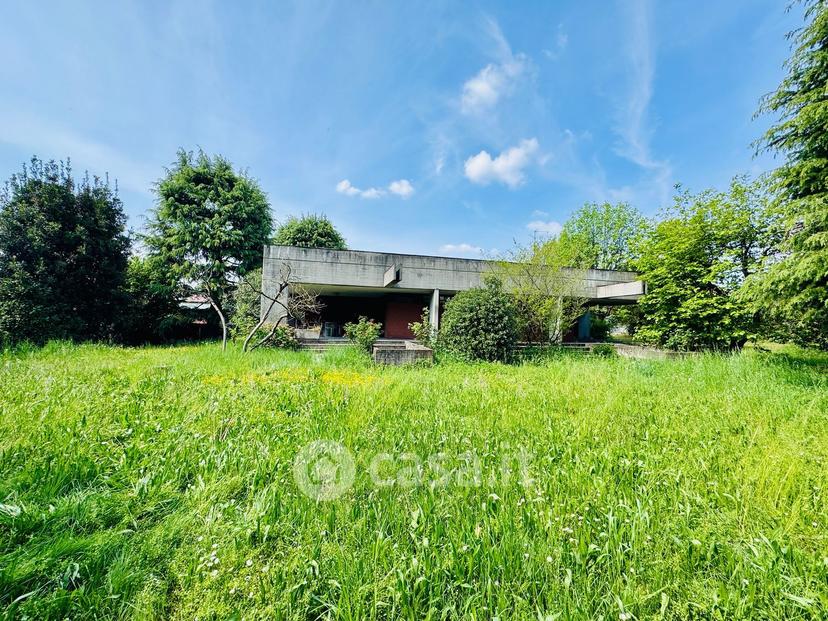 Villa in Via Giosuè Carducci 20 a — foto 64 di 182