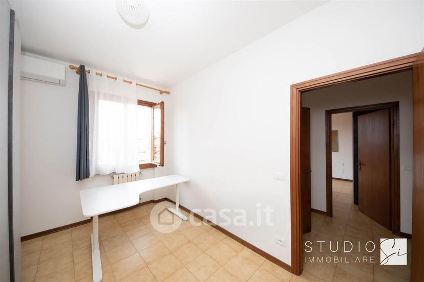 Trilocale in Via Eugenio Montale — foto 25 di 27