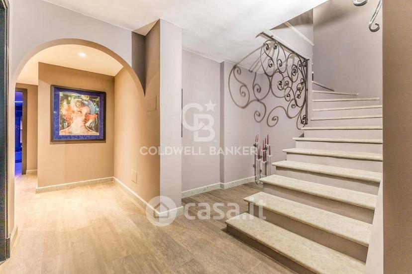 Villa in Strada Cassia Sud — foto 18 di 77