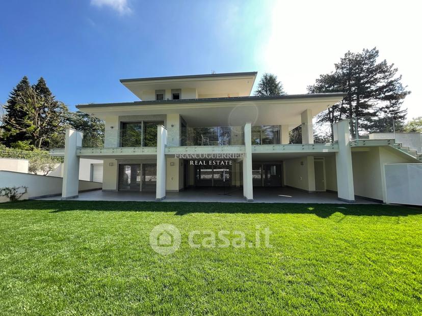Villa in Via Alcide de Gasperi — foto 16 di 29