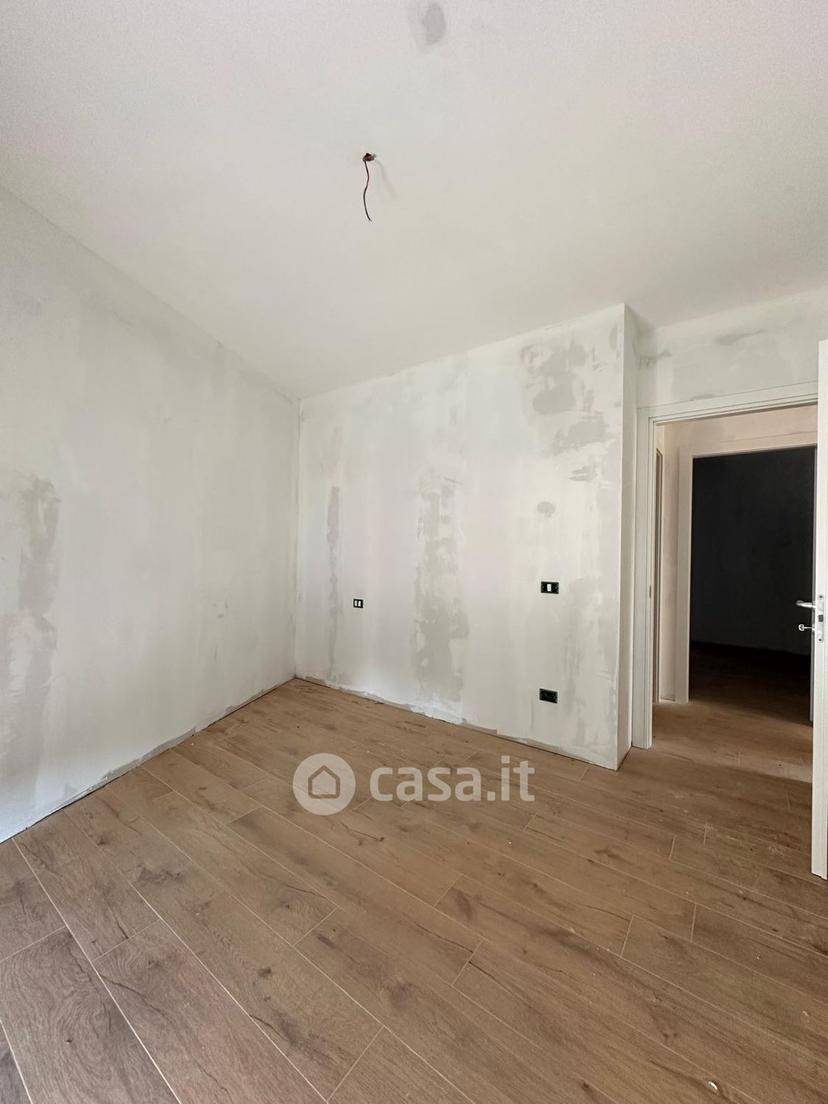 Trilocale in Via Ernest Hemingway — foto 20 di 29