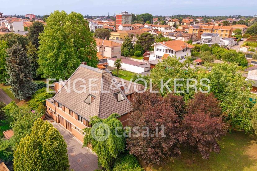Villa in Via Ingegner Giacomo Tovo 8 — foto 14 di 40