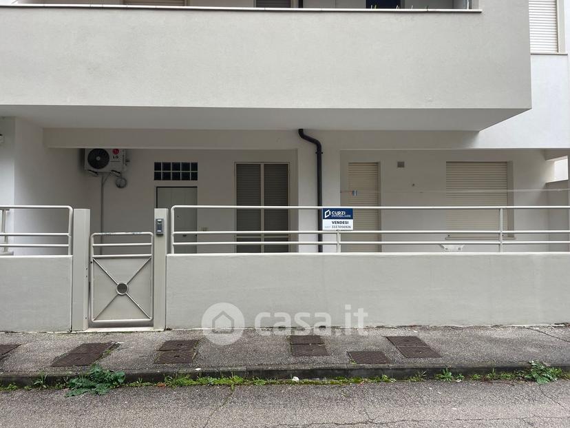Quadrilocale in Via Raffaello Sanzio 285 B — foto 32 di 39